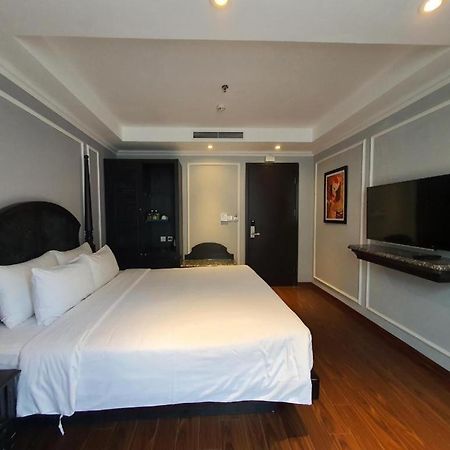 Bay Luxury Hotel Hanoi Exterior photo