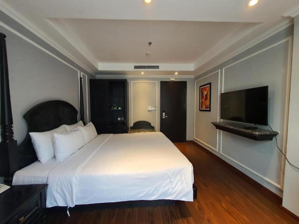 Bay Luxury Hotel Hanoi Exterior photo